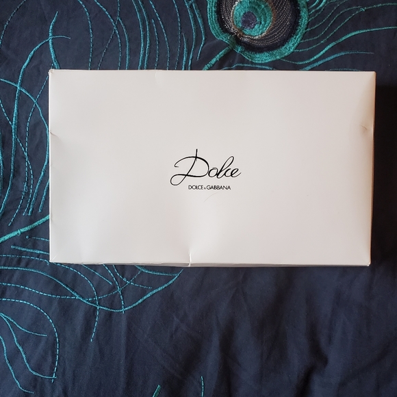 New in box Dolce & Gabbana cosmetic bag - Picture 2 of 4